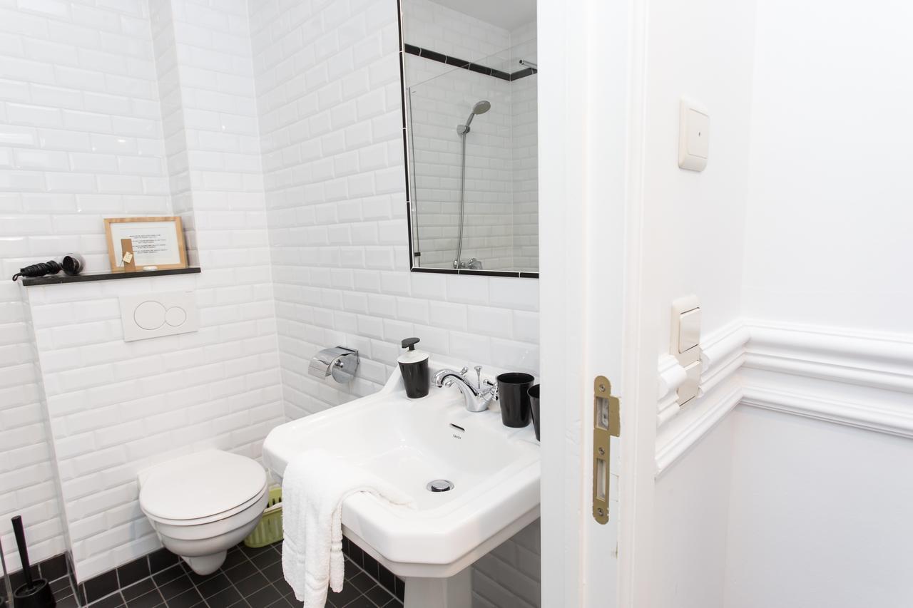 B&B Downtown Bxl Brussel Bagian luar foto