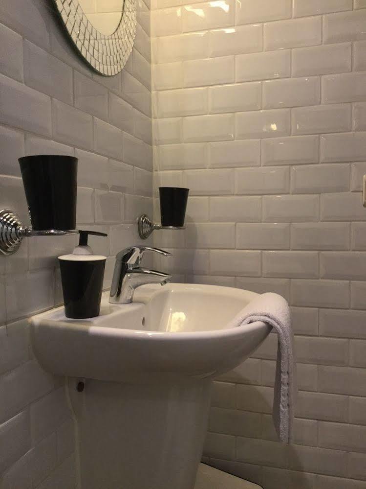 B&B Downtown Bxl Brussel Bagian luar foto